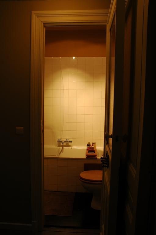 Villa Des Roses Voltaire Brussels Room photo